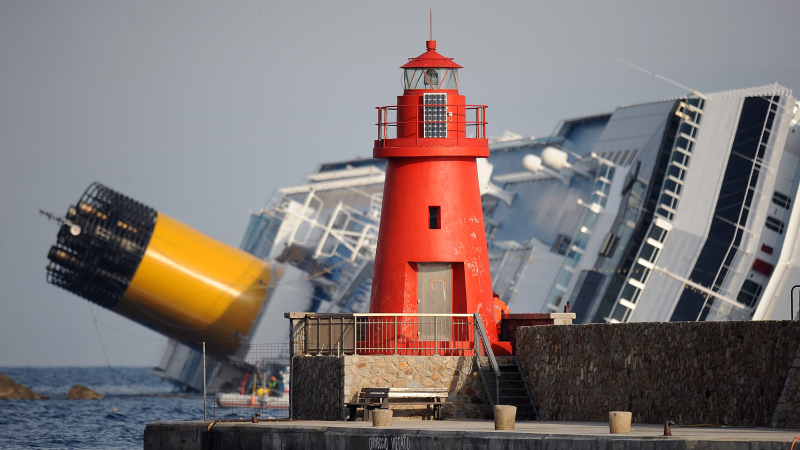Illustration for article titled 23 Lighthouses That Span a Millennium of Sea Travel